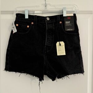 Aritzia, Levi’s Jean Shorts NEW